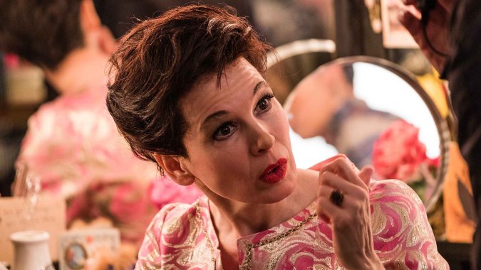 renee-zellweger-as-judy-garland-in-the-upcoming-film-judy-photo-credit-david-hindley-courtesy-of-ld-entertainment-and-roads.jpg
